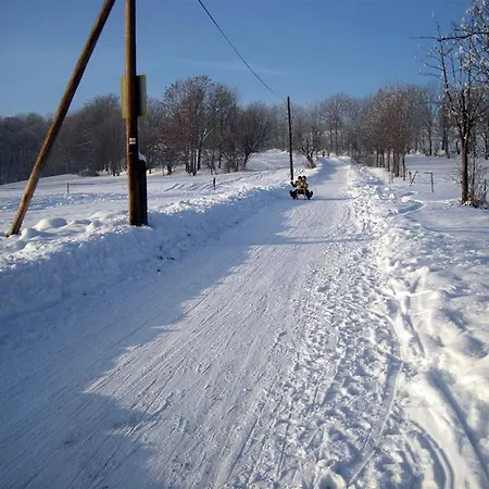 Red Tree 公寓 弗尔赫拉比