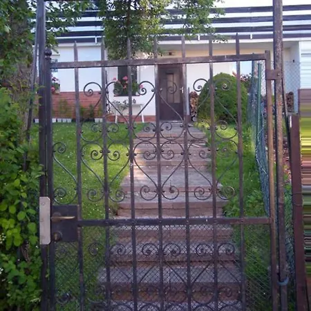 Red Tree 公寓 弗尔赫拉比